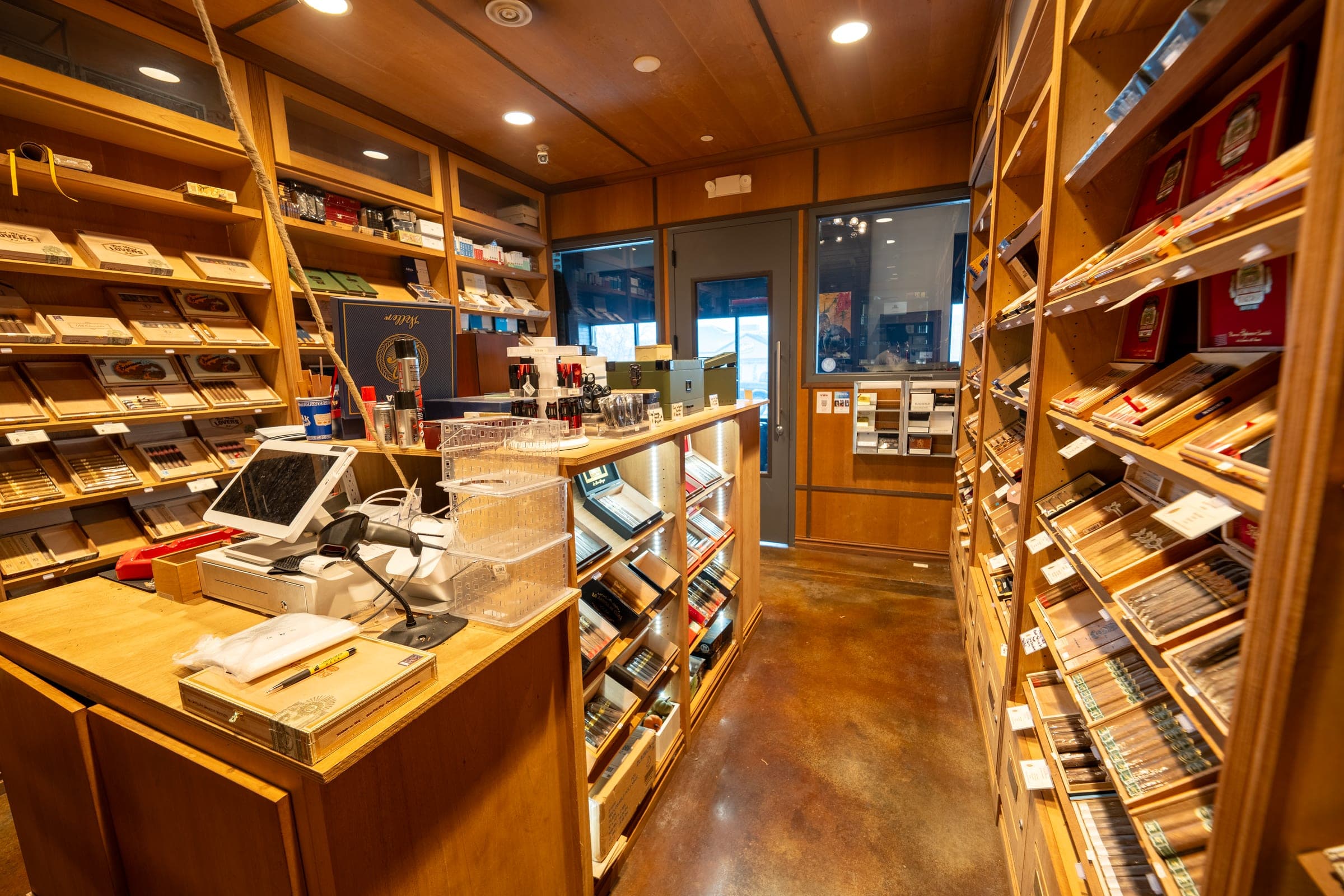 Capital Cigar Lounge — NVAR Studios commercial photography — A7404338 HDR
