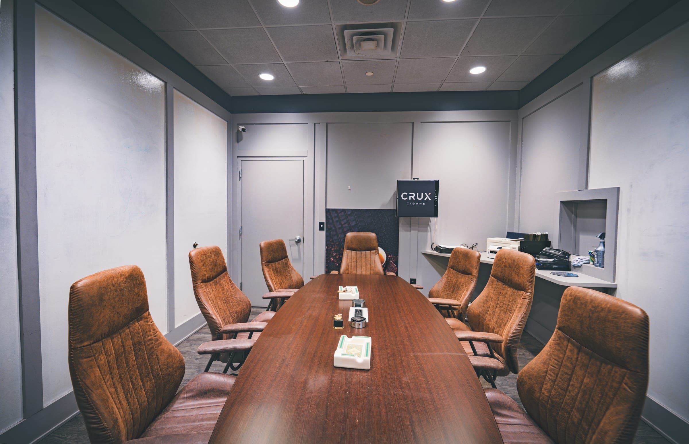 Capital Cigar Lounge — NVAR Studios commercial photography — A7404437 HDR